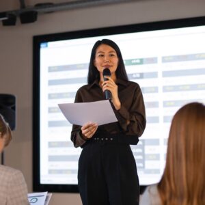 Habla y Conquista: Domina el Arte de la Oratoria con Seguridad y Carisma